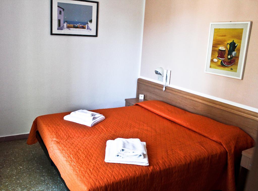 Hotel Leda Rimini Cameră foto